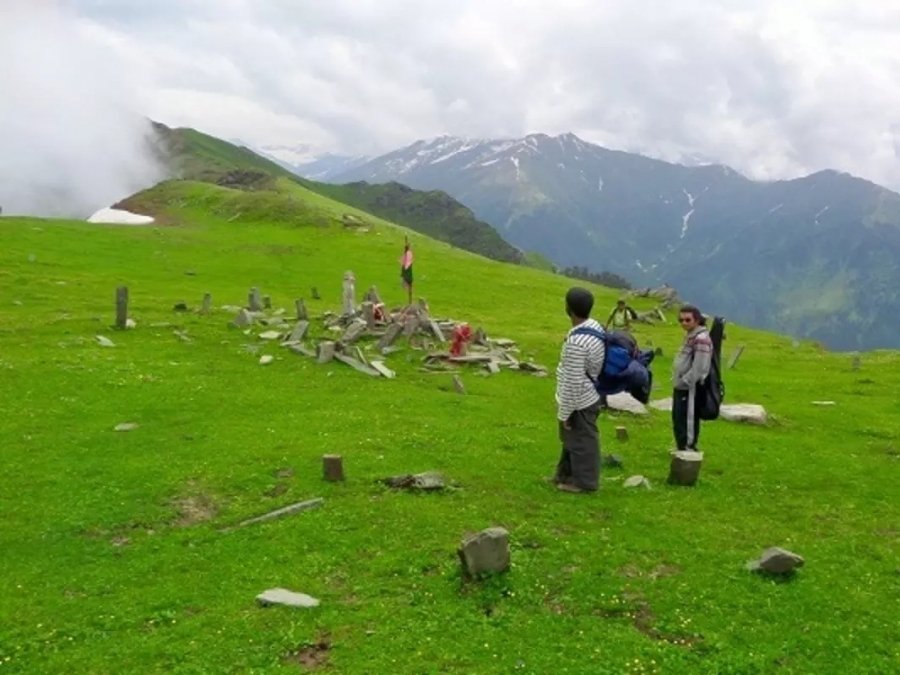 Chandra khani Pass  Trek by Malana village